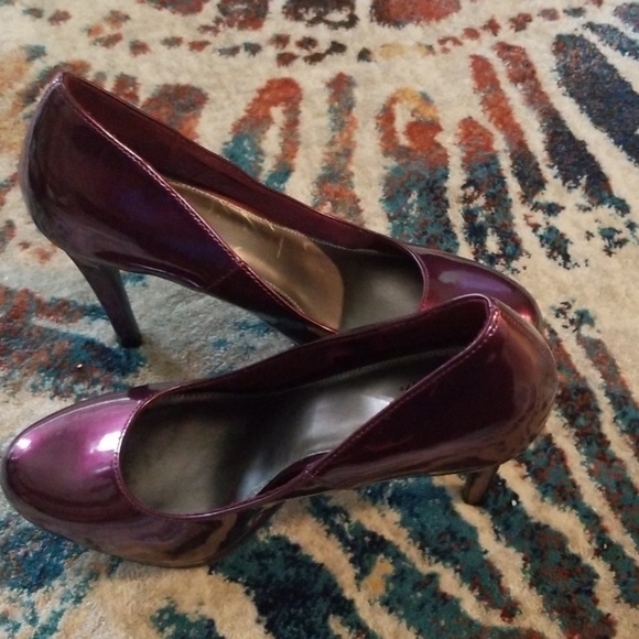 Beautiful Pump - Picture 3 of 3